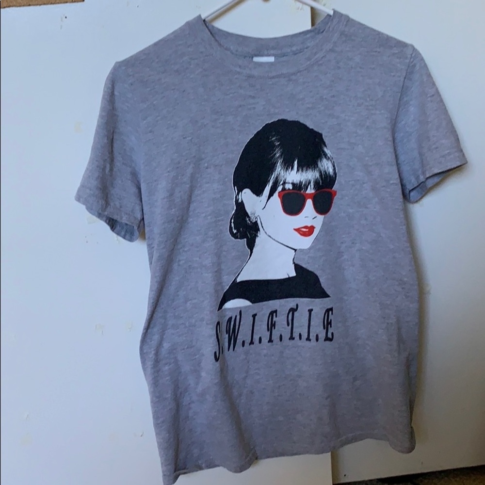 Taylor Swift Shirt :) - Picture 2 of 4